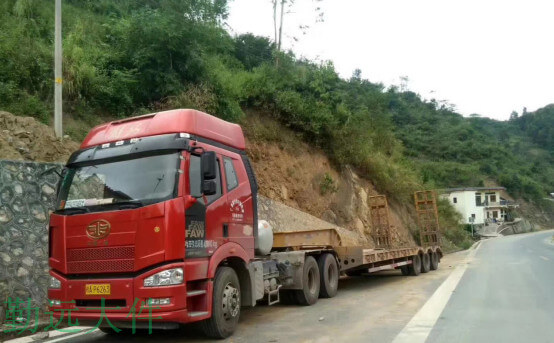 挖掘機運輸（shū）車