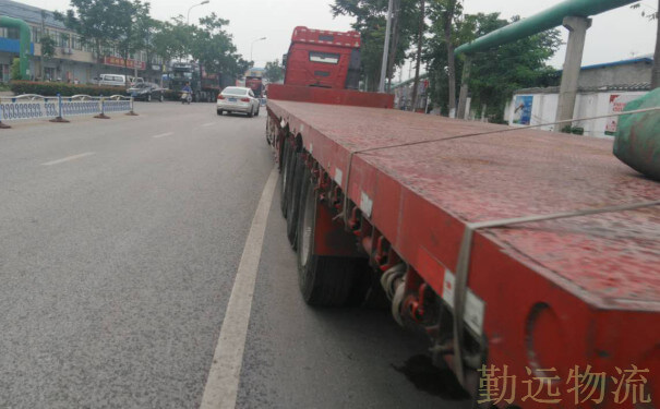 響水（shuǐ）物流公司運輸車